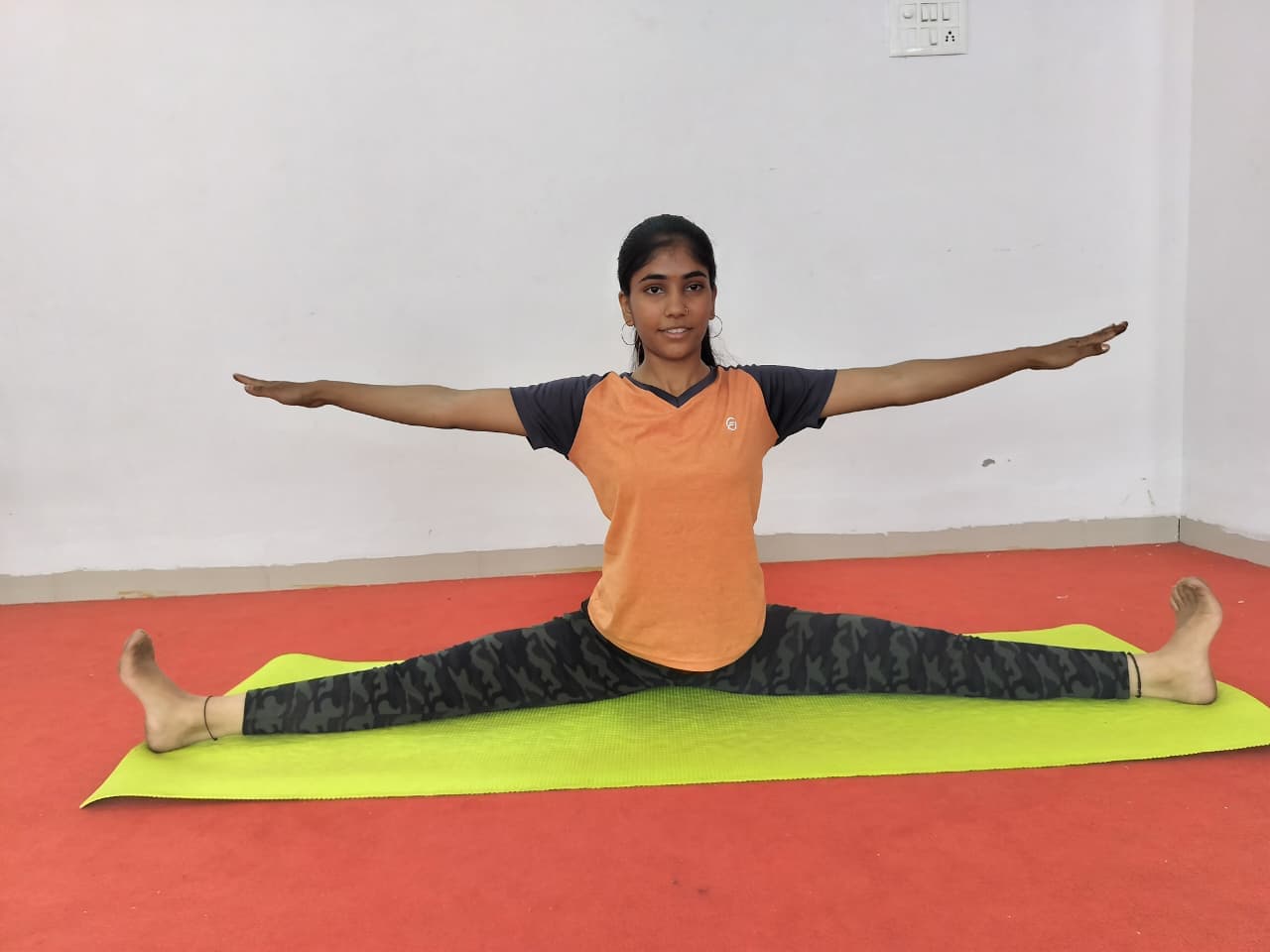 Arti yoga session